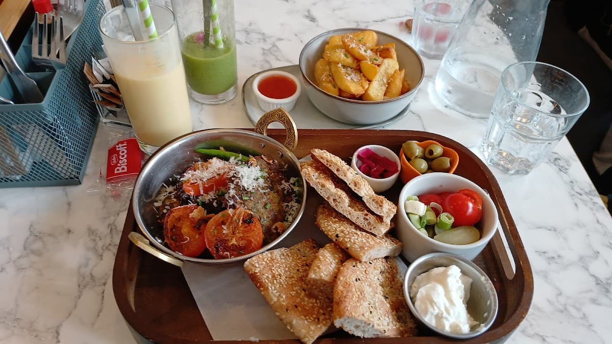 TenTen Café & Restaurant