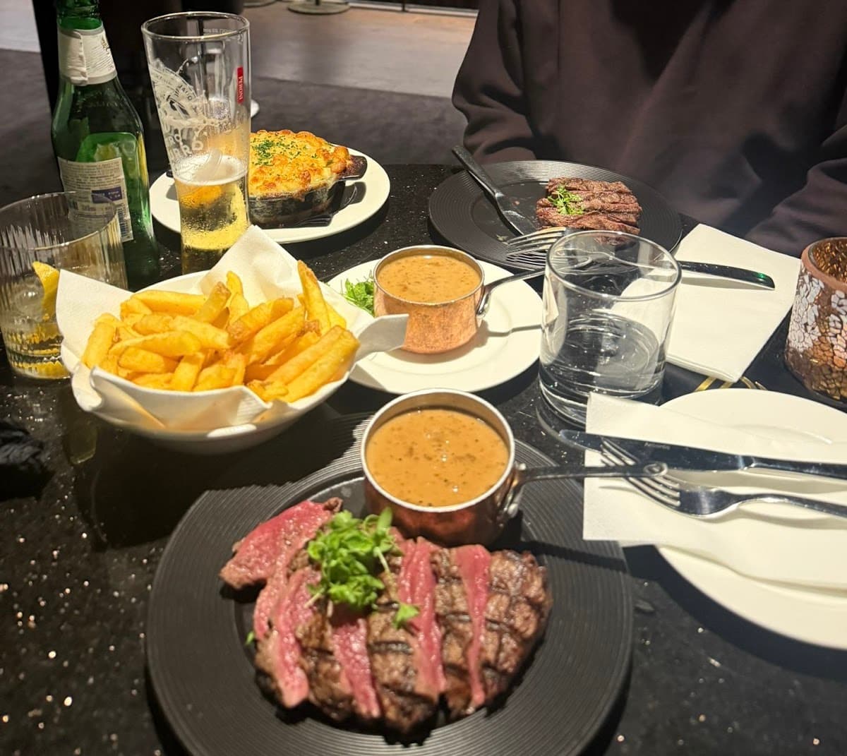 Dakota Bar & Grill