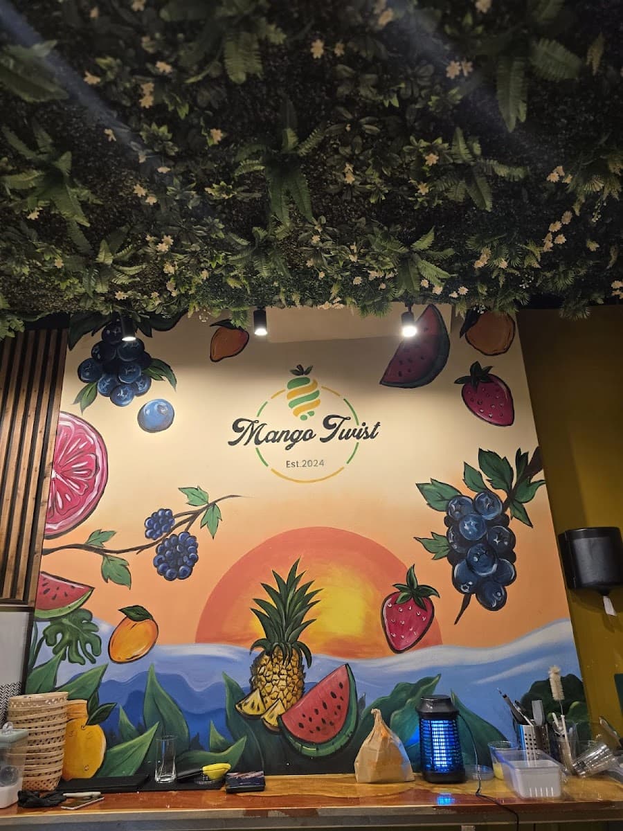 Mango Twist (Coffee, Smoothies, Açai Bowls)