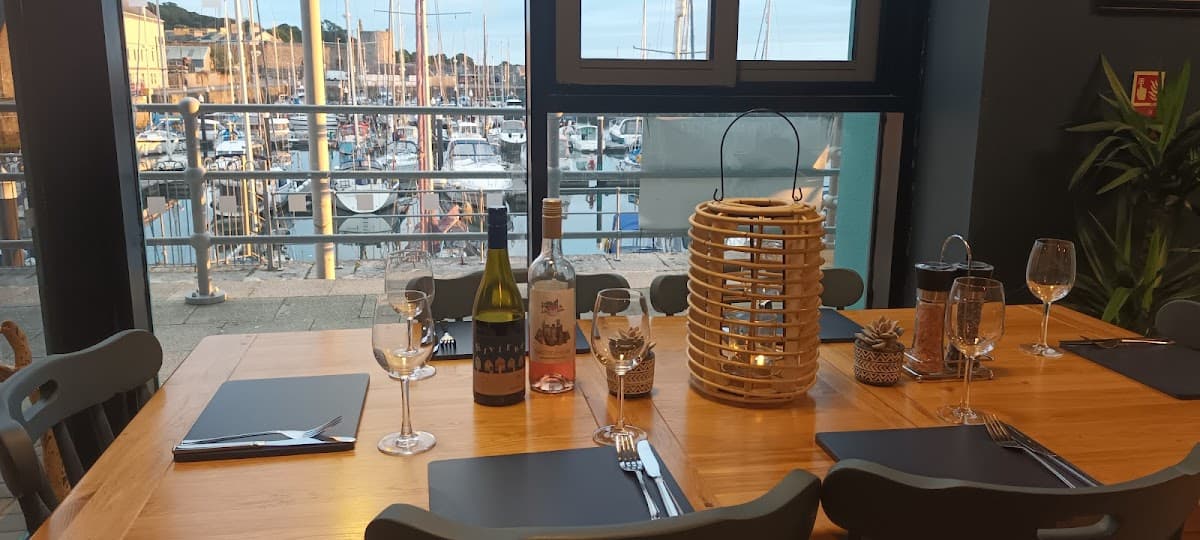 Morfarch Cafe Bar & Restaurant