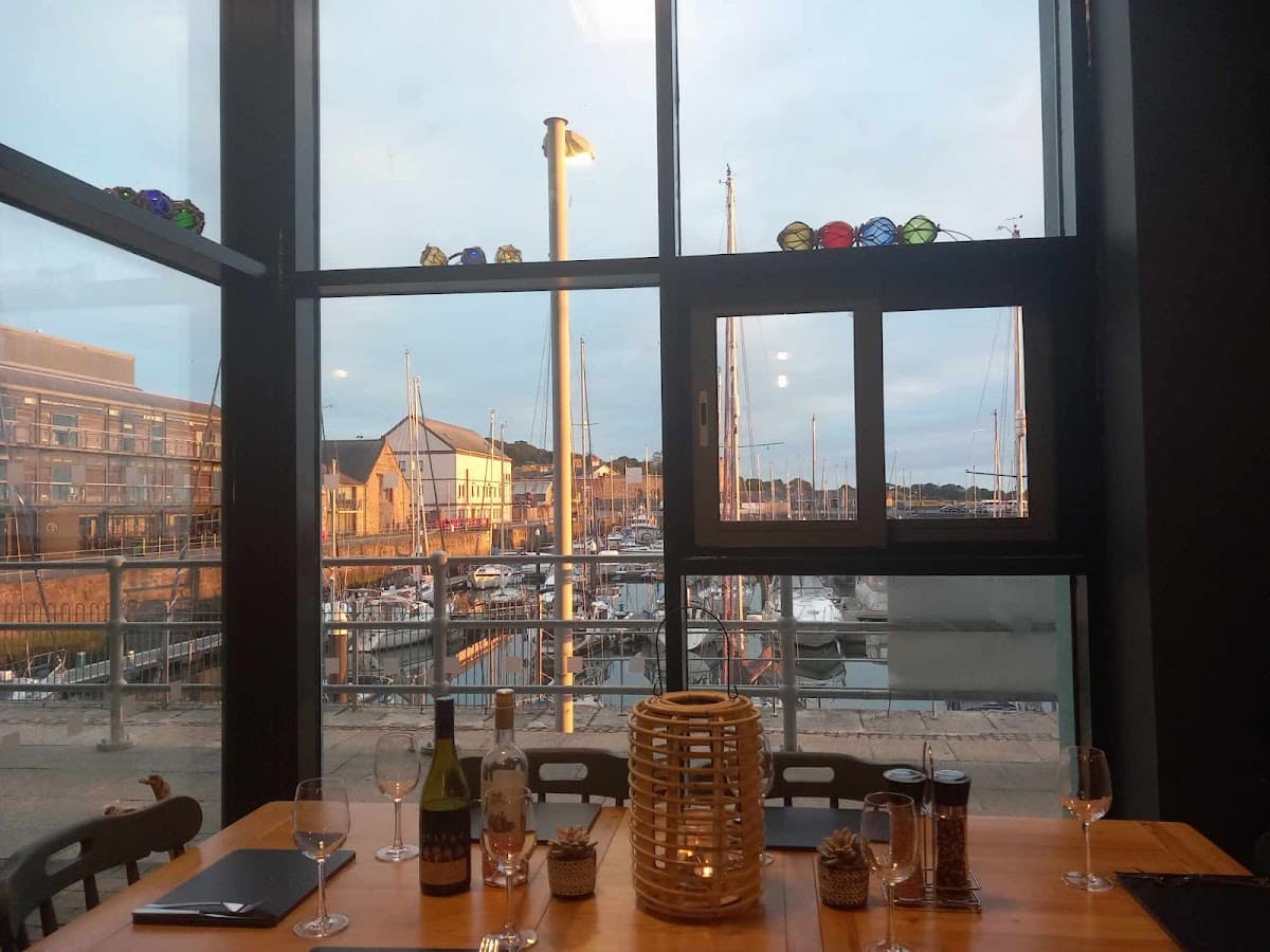 Morfarch Cafe Bar & Restaurant