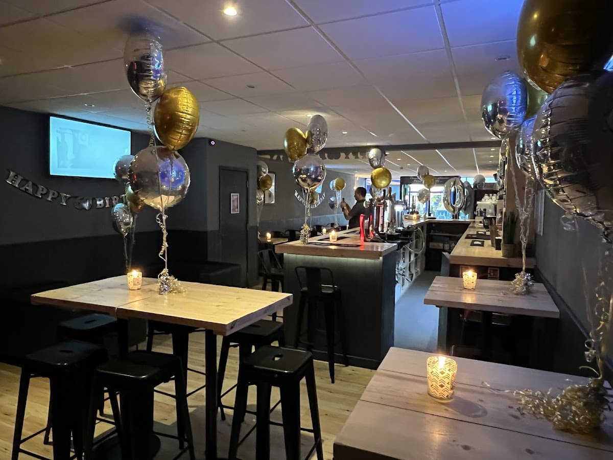 Stanley's Bar & coffee lounge
