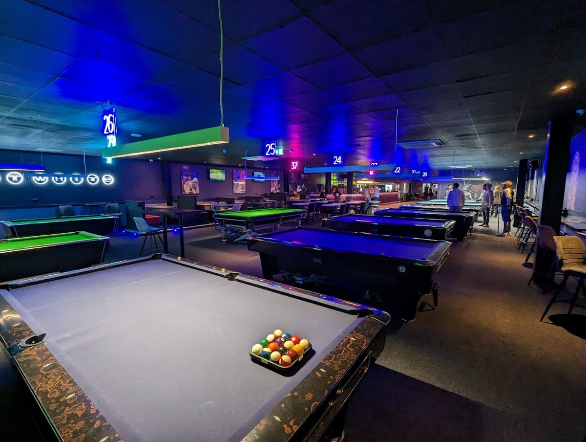 Spot White West - American Pool Lounge