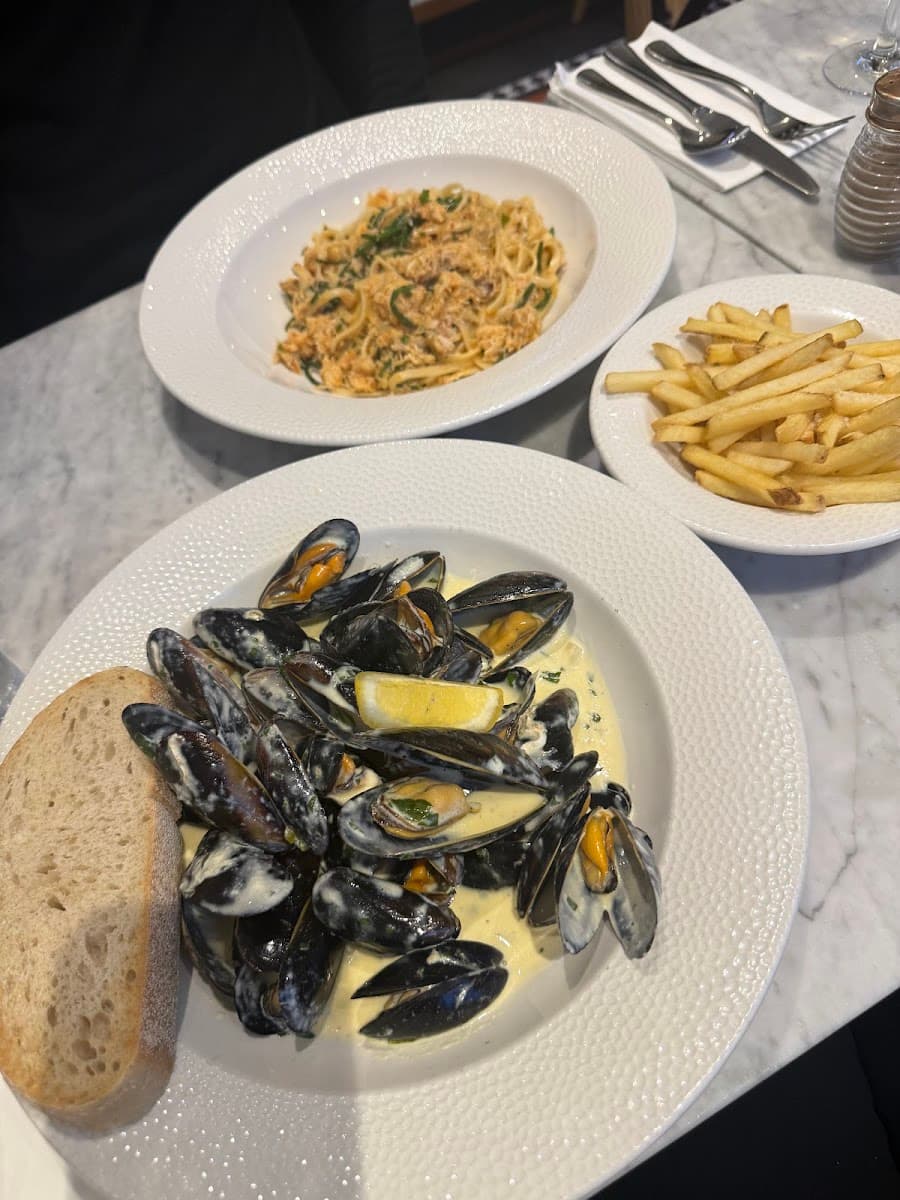 The Marine Bar & Restaurant