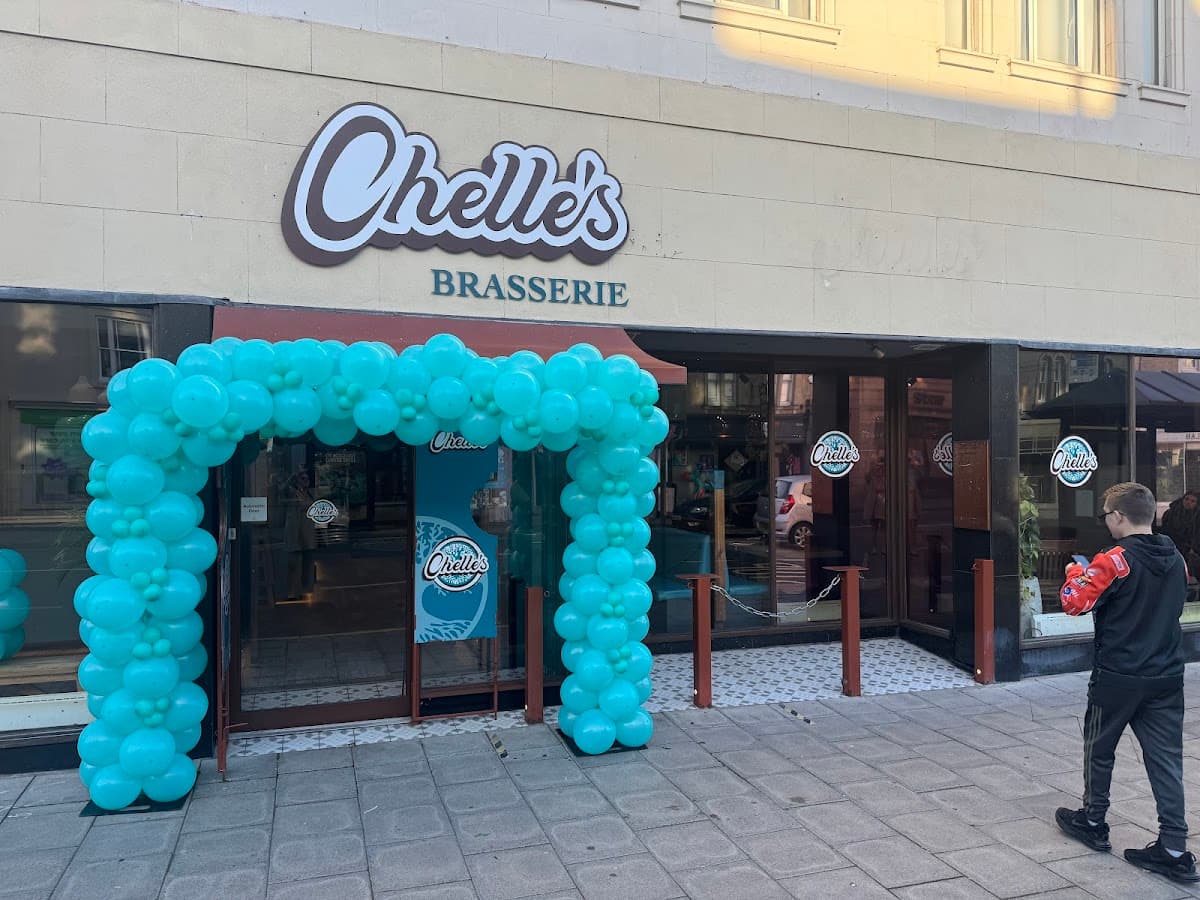 Chelle's