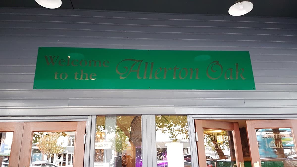 Allerton Oak Public House