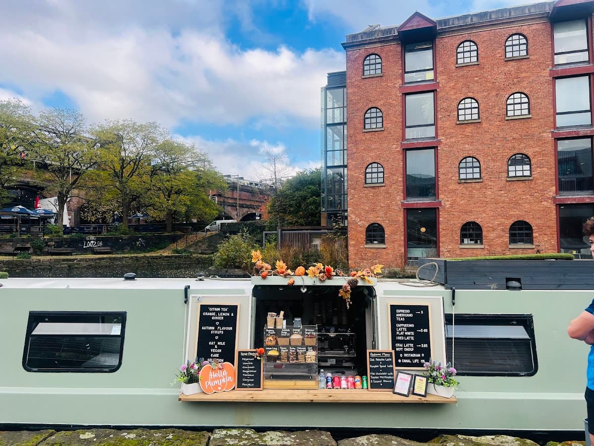 The coffee & cake boat