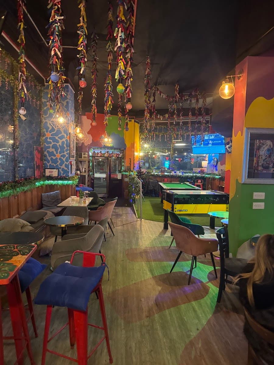 Putt Putt Karaoke Bar