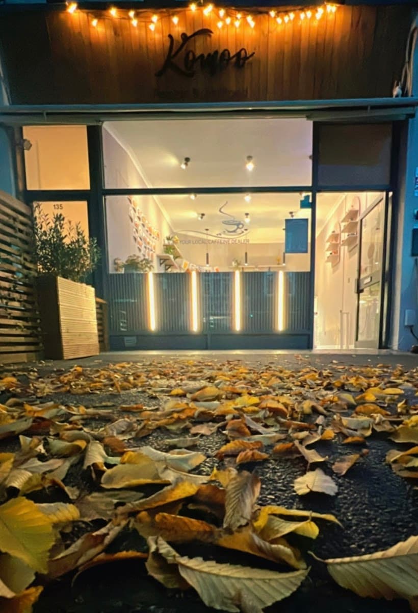 Komoo Café/Persian Sandwich shop