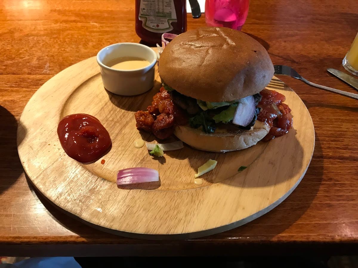 Nuseryman Eating Inn