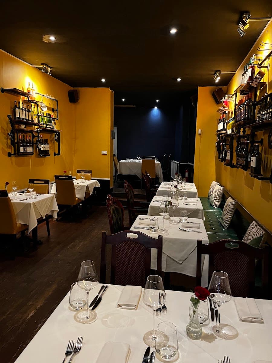La Petite Brasserie Cheltenham