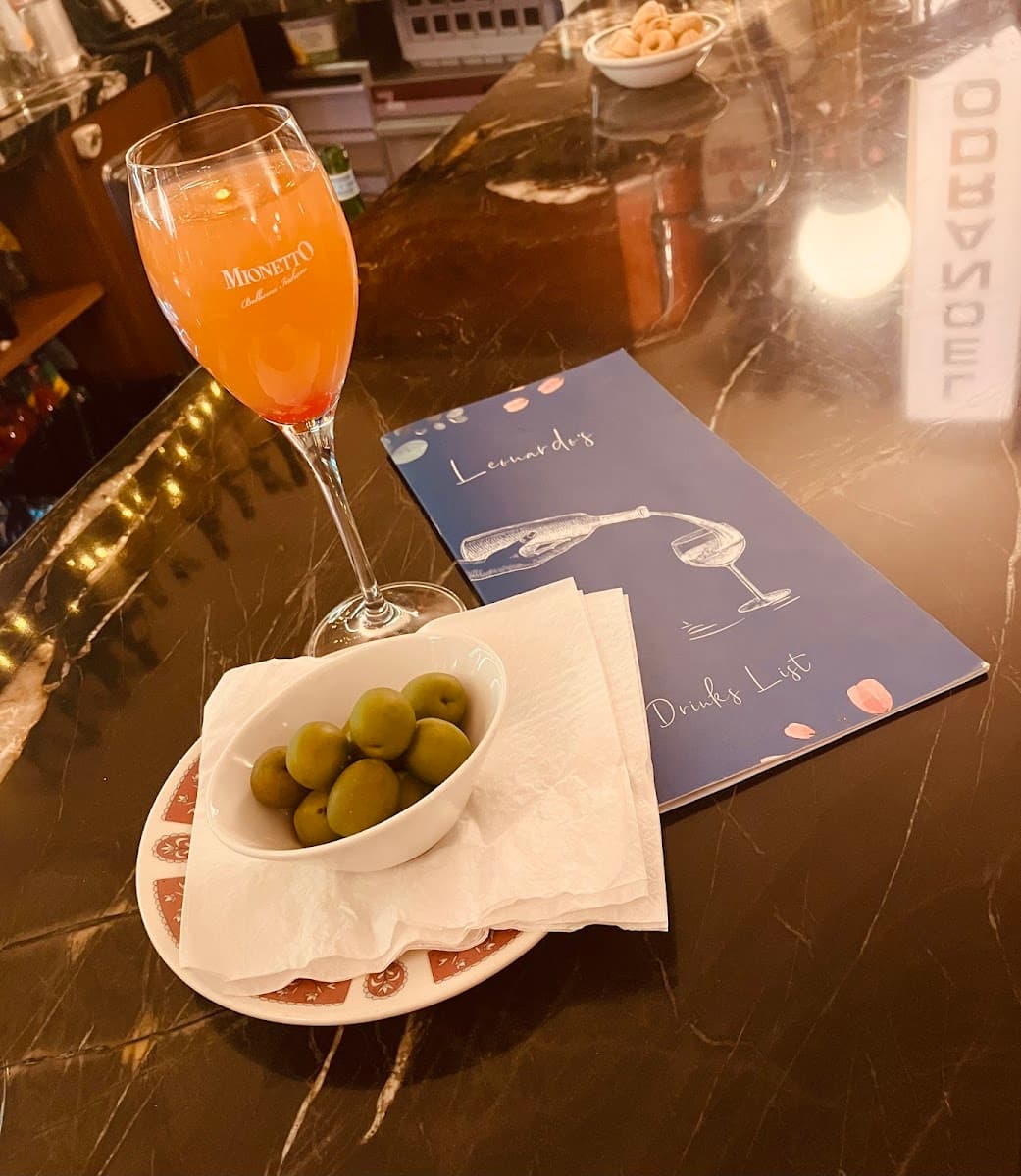Leonardo Wine Bar