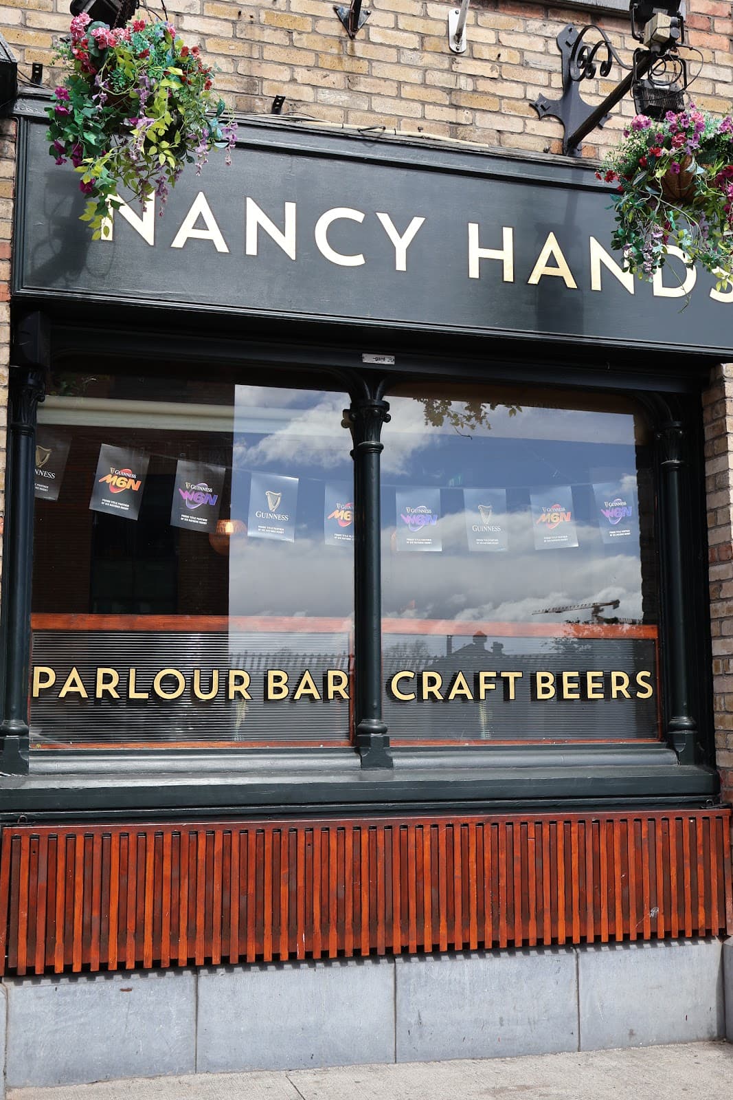 Nancy Hands Bar & Restaurant