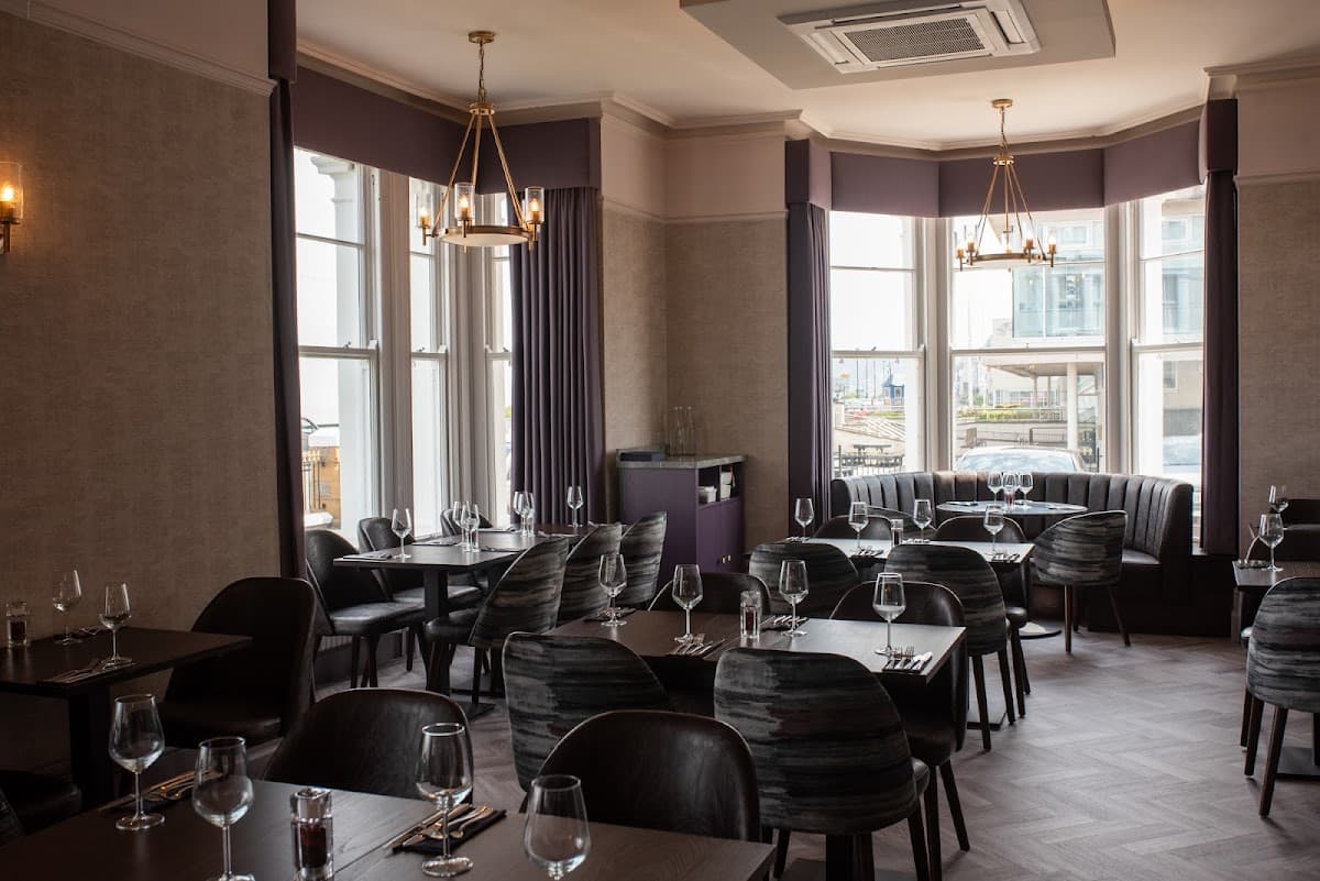 1890 Restaurant & Bar