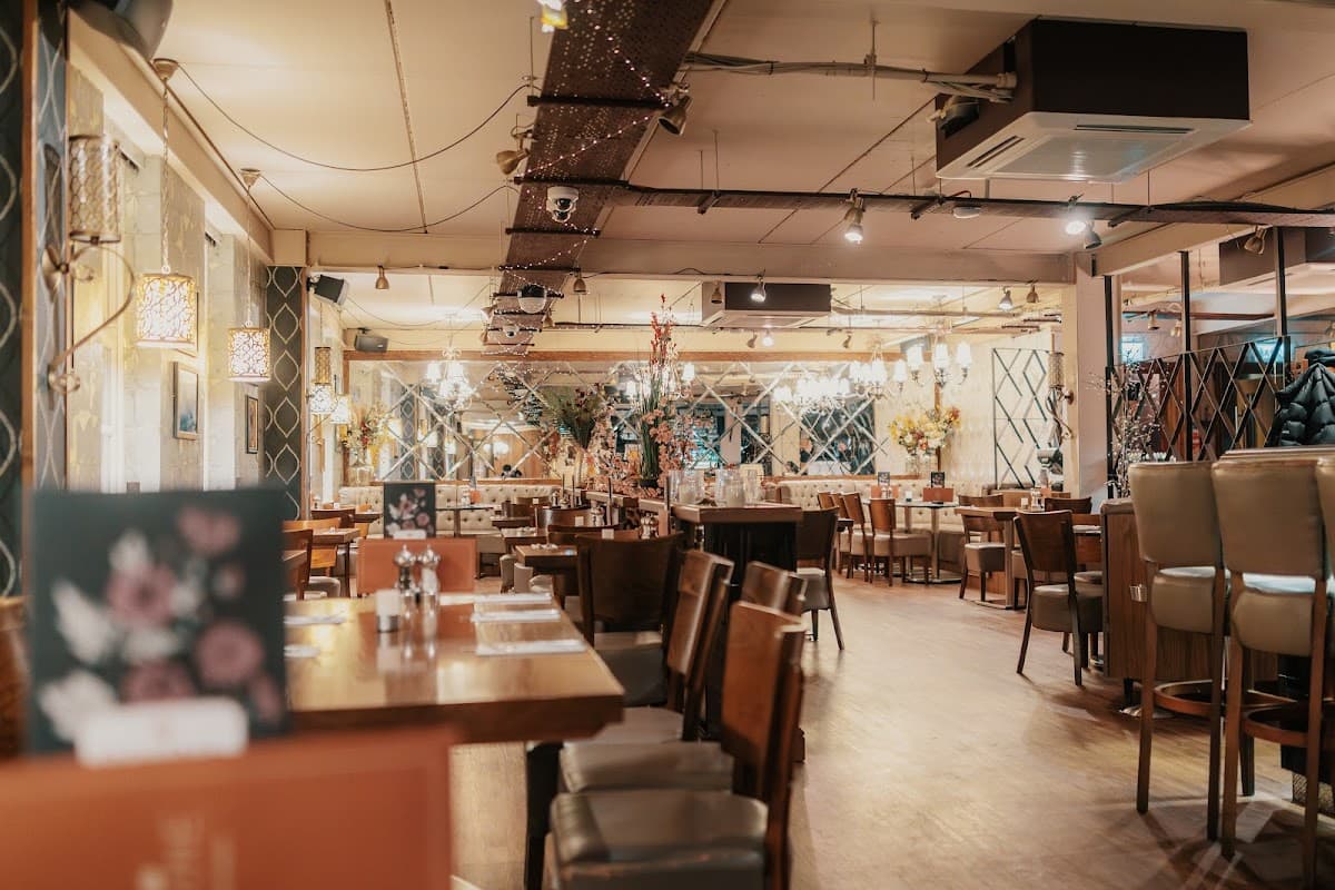 D'vine Restaurant & Social Bar