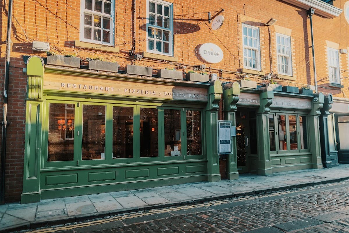D'vine Restaurant & Social Bar