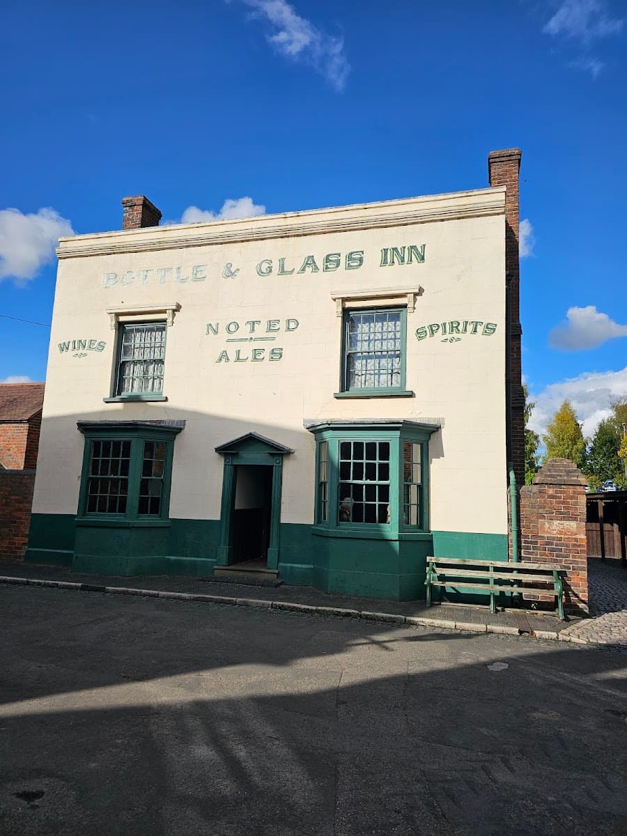 Bottle & Glass Inn