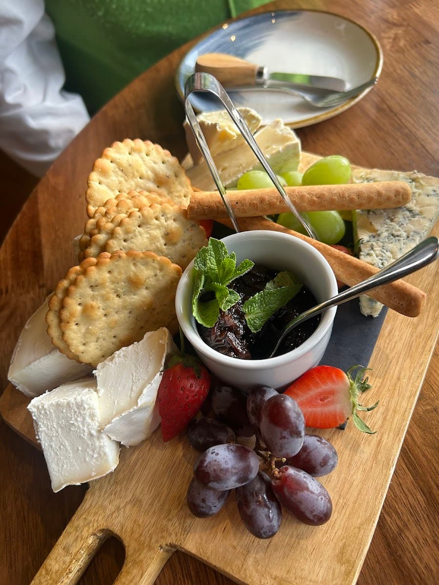 The Avenue Restaurant & Wine