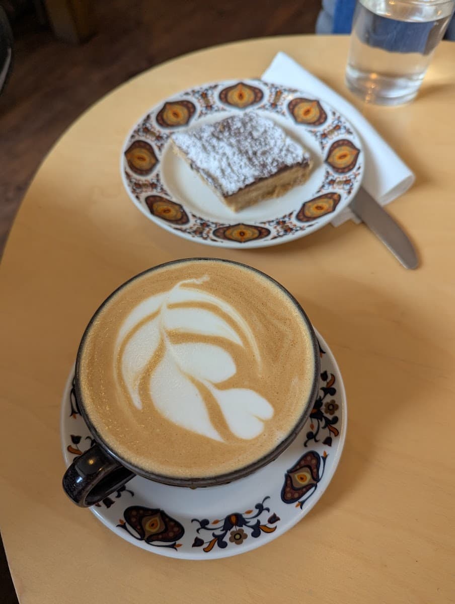 Contour Cafe