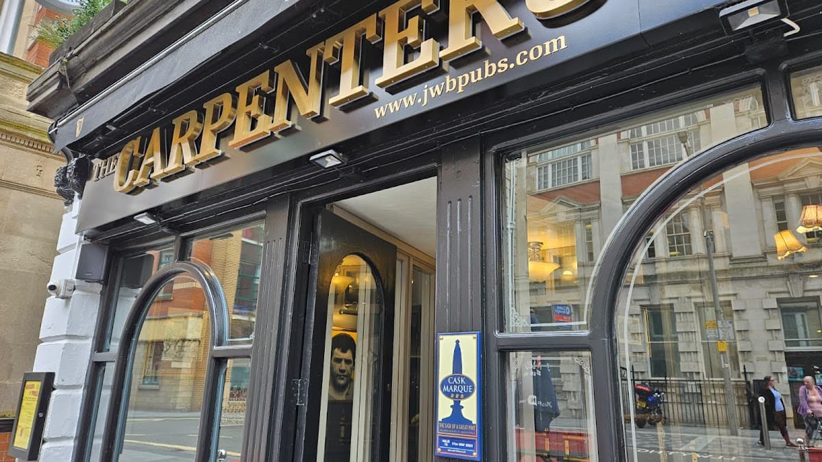 The Carpenters Arms - JW Bassett Pub