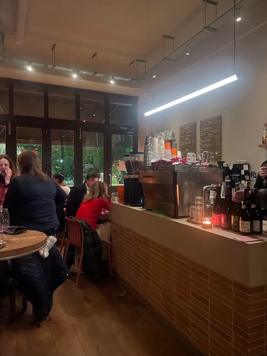 1841 Cafe & Bar