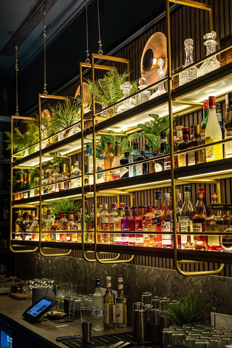 Oliver's Bar & Kitchen