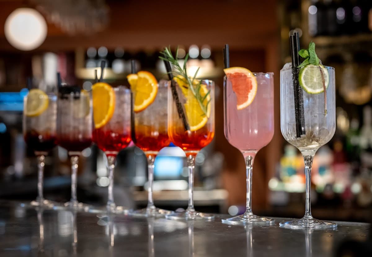 Sotto Lounge Bar