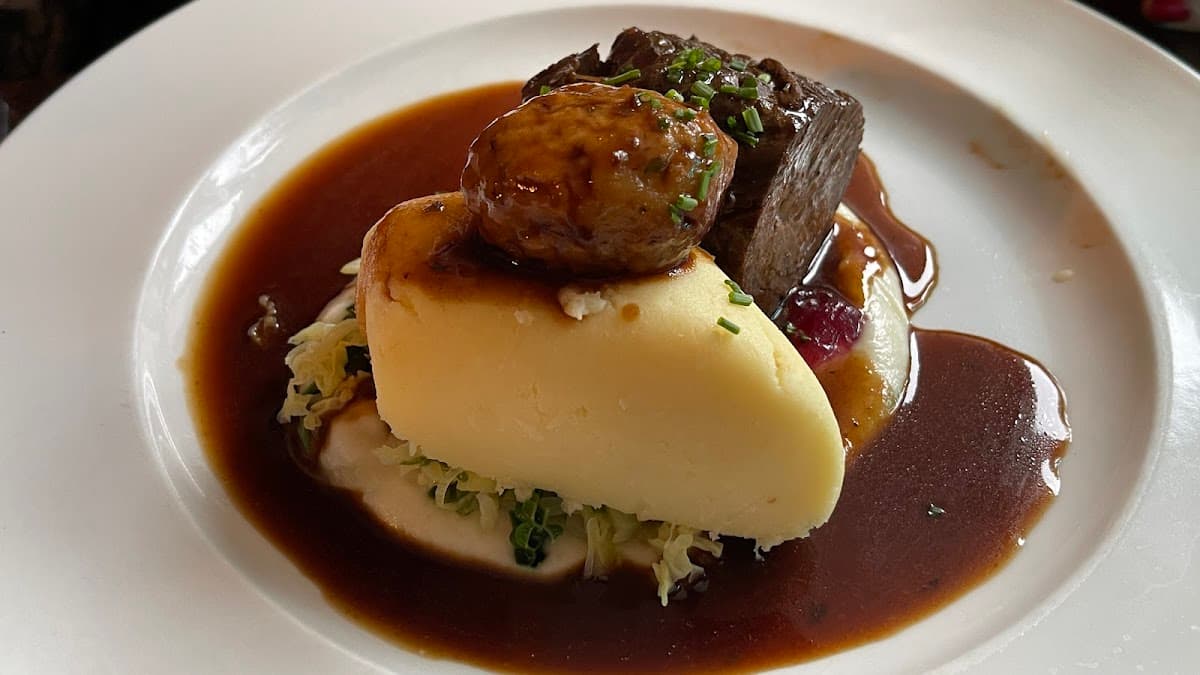 Lawson's Bar & Bistro