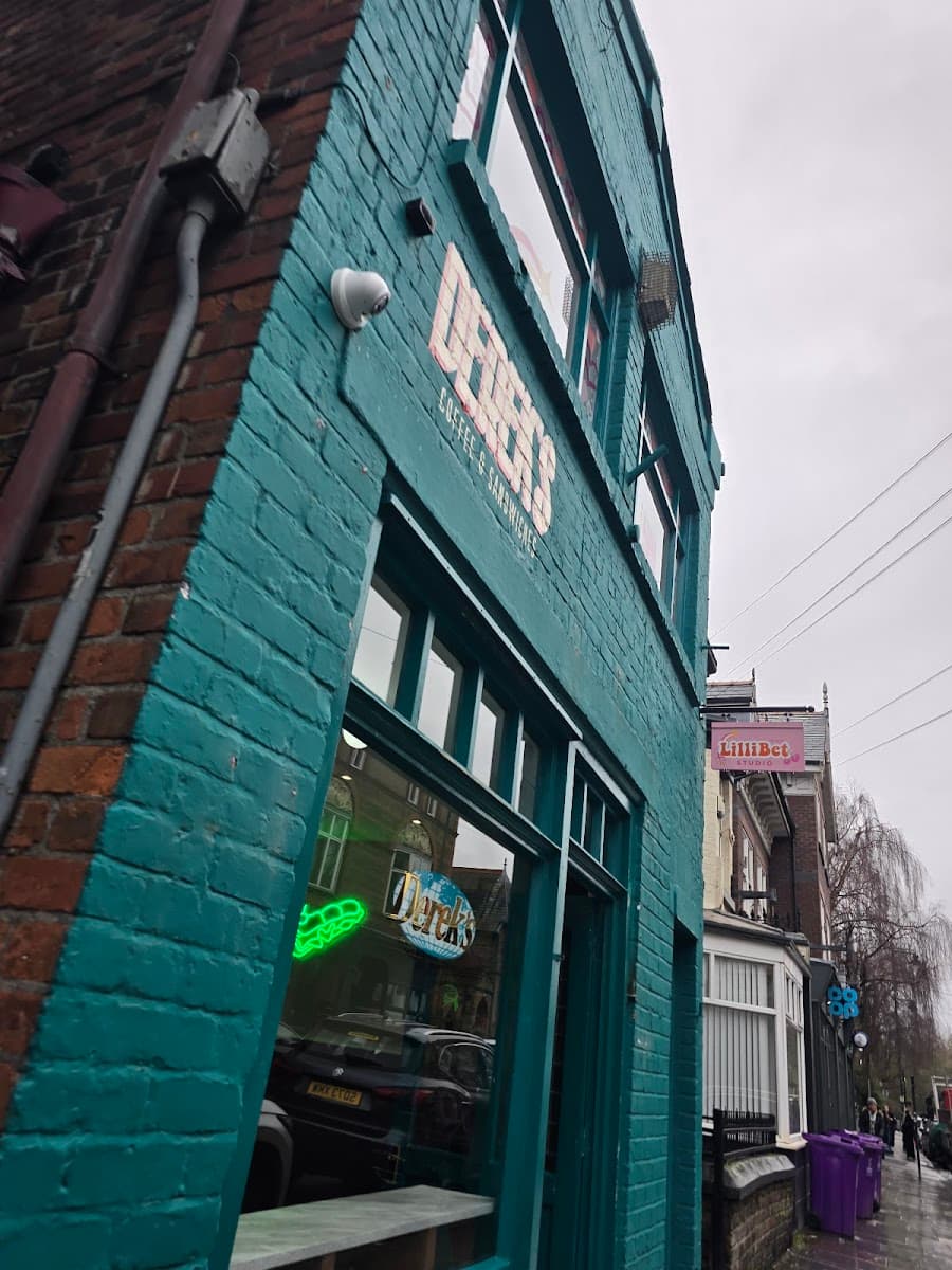 DEREK'S Coffee & Sandwiches