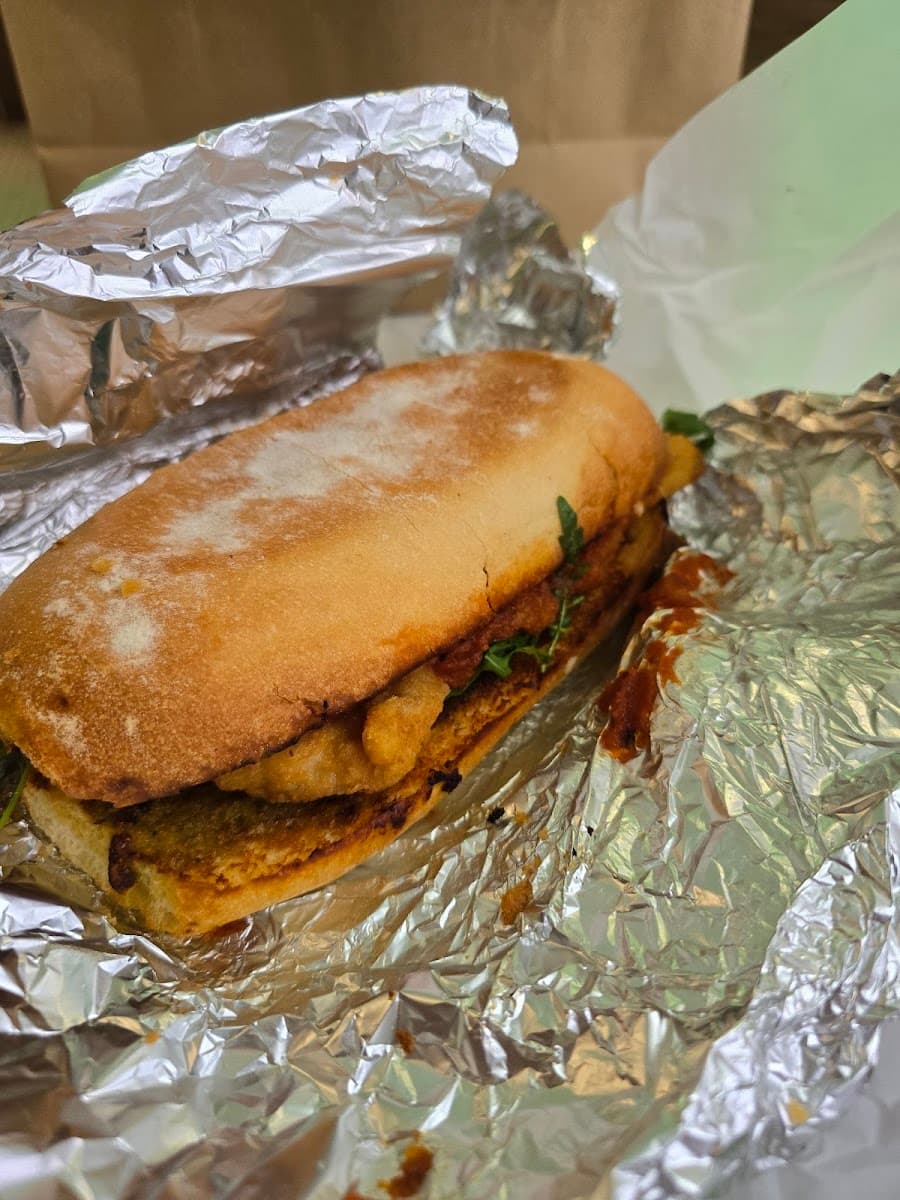 DEREK'S Coffee & Sandwiches