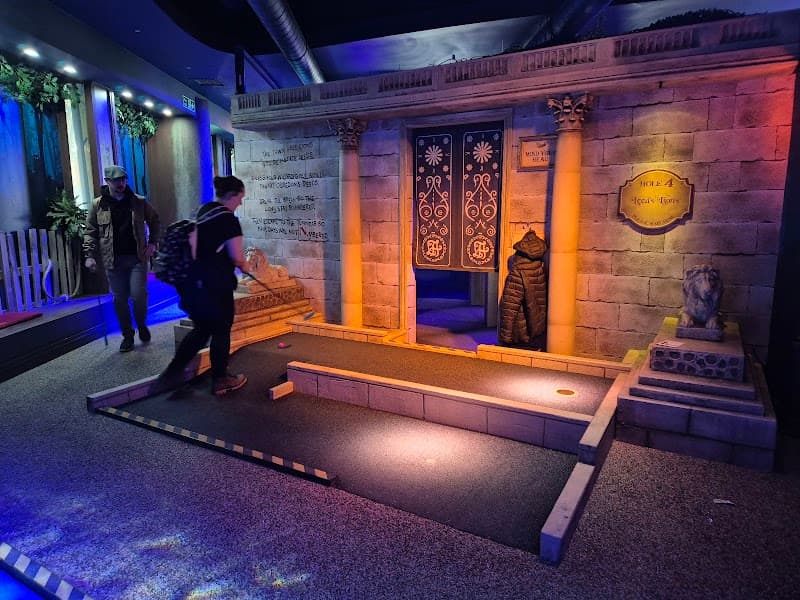 The Hole In Wand, Leeds