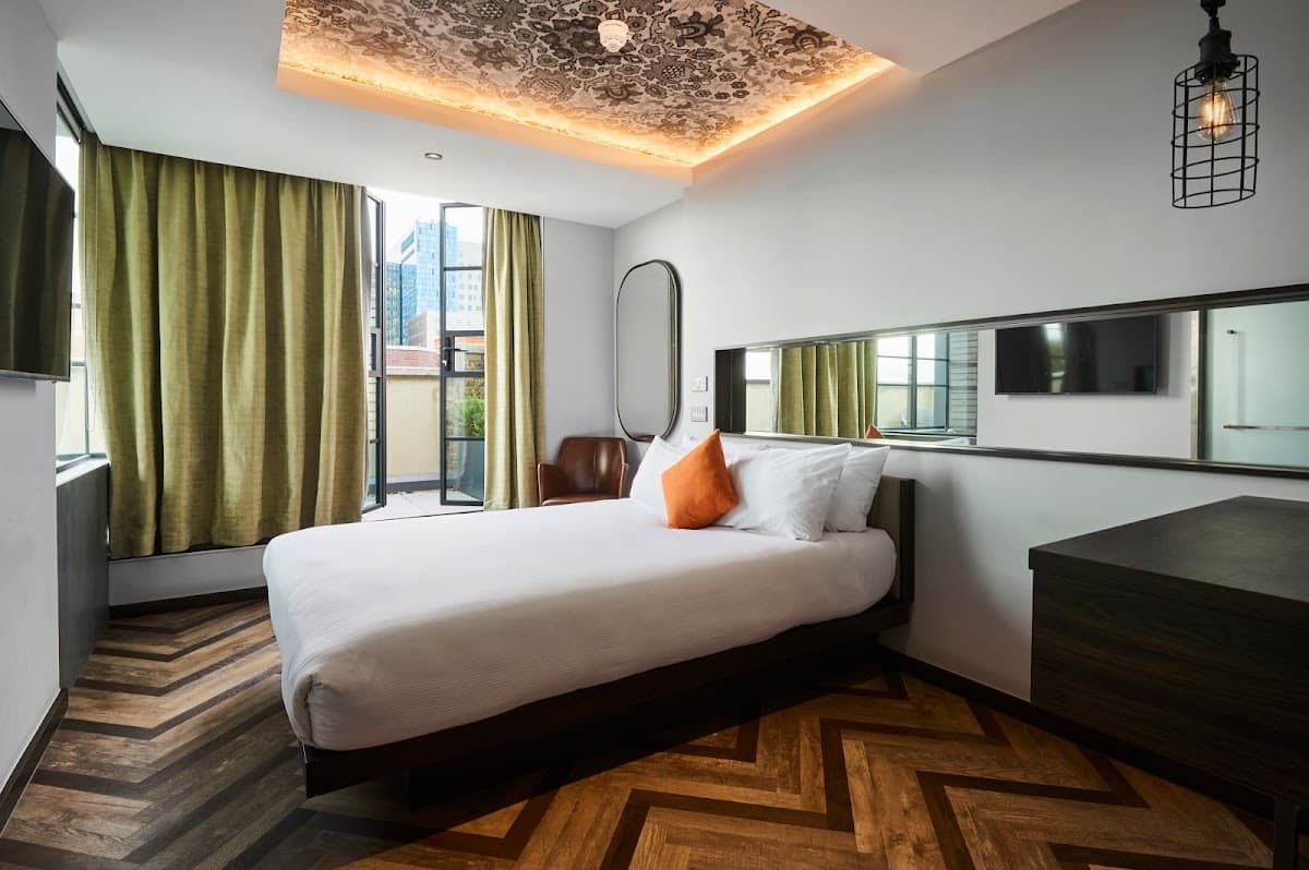 New Road Hotel
