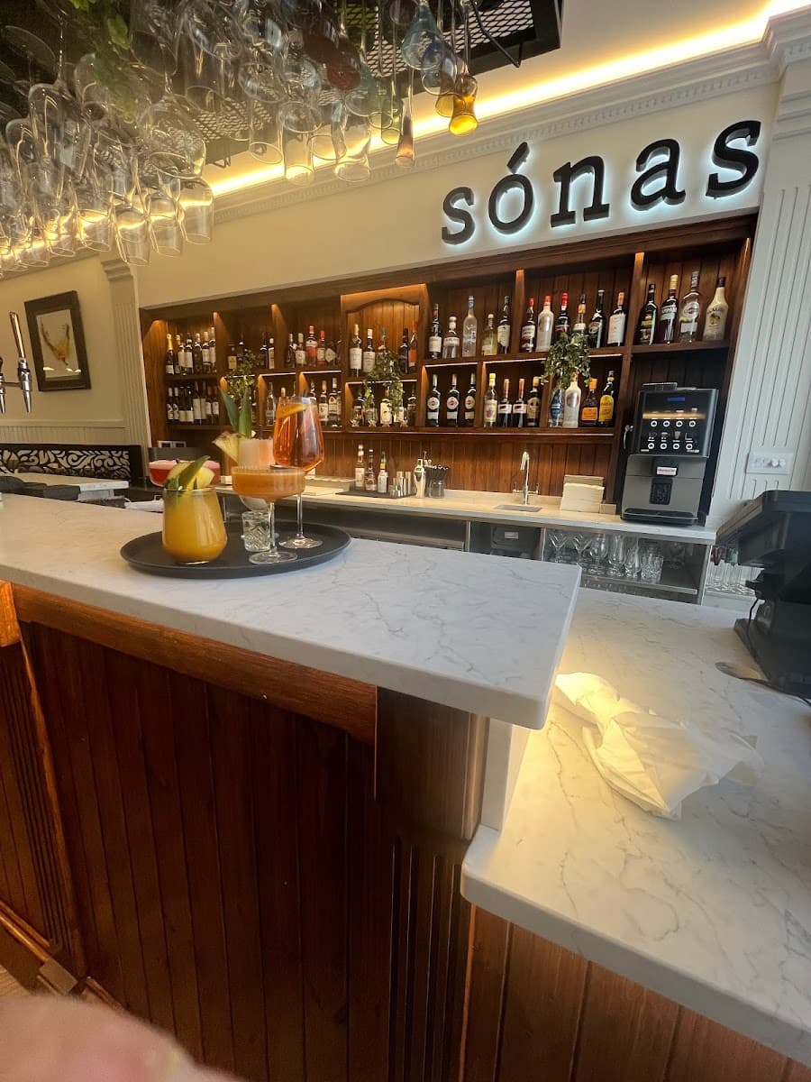SΓ³nas Restaurant