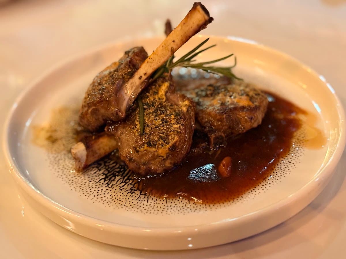Elite Lounge & Restaurant