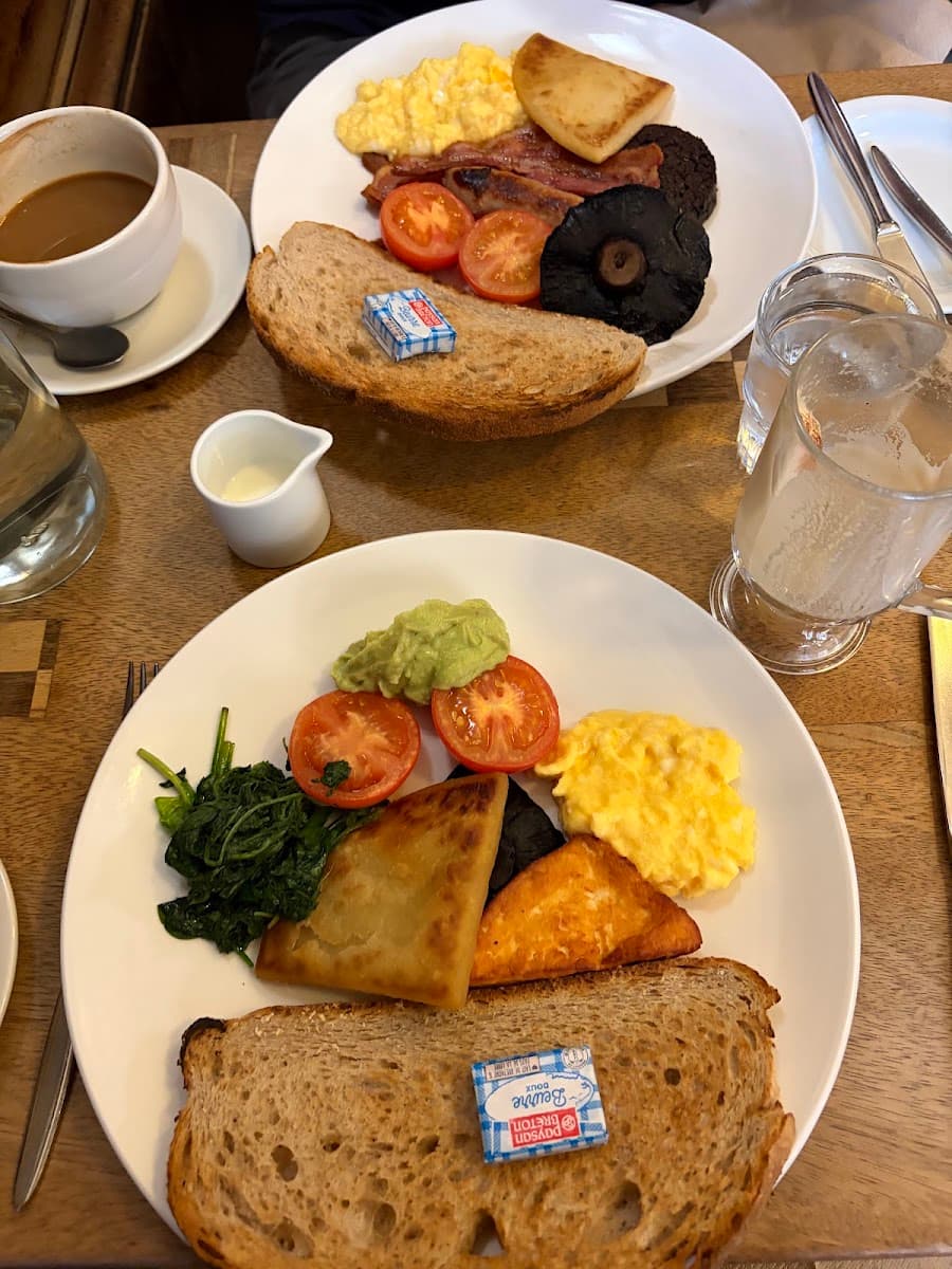 Cafe Gandolfi