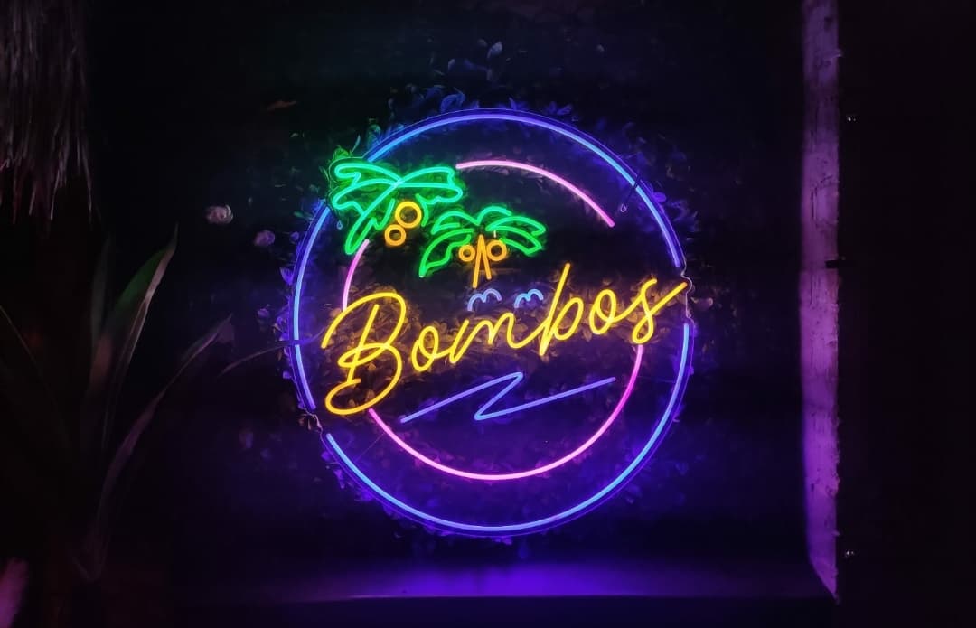 Bombos