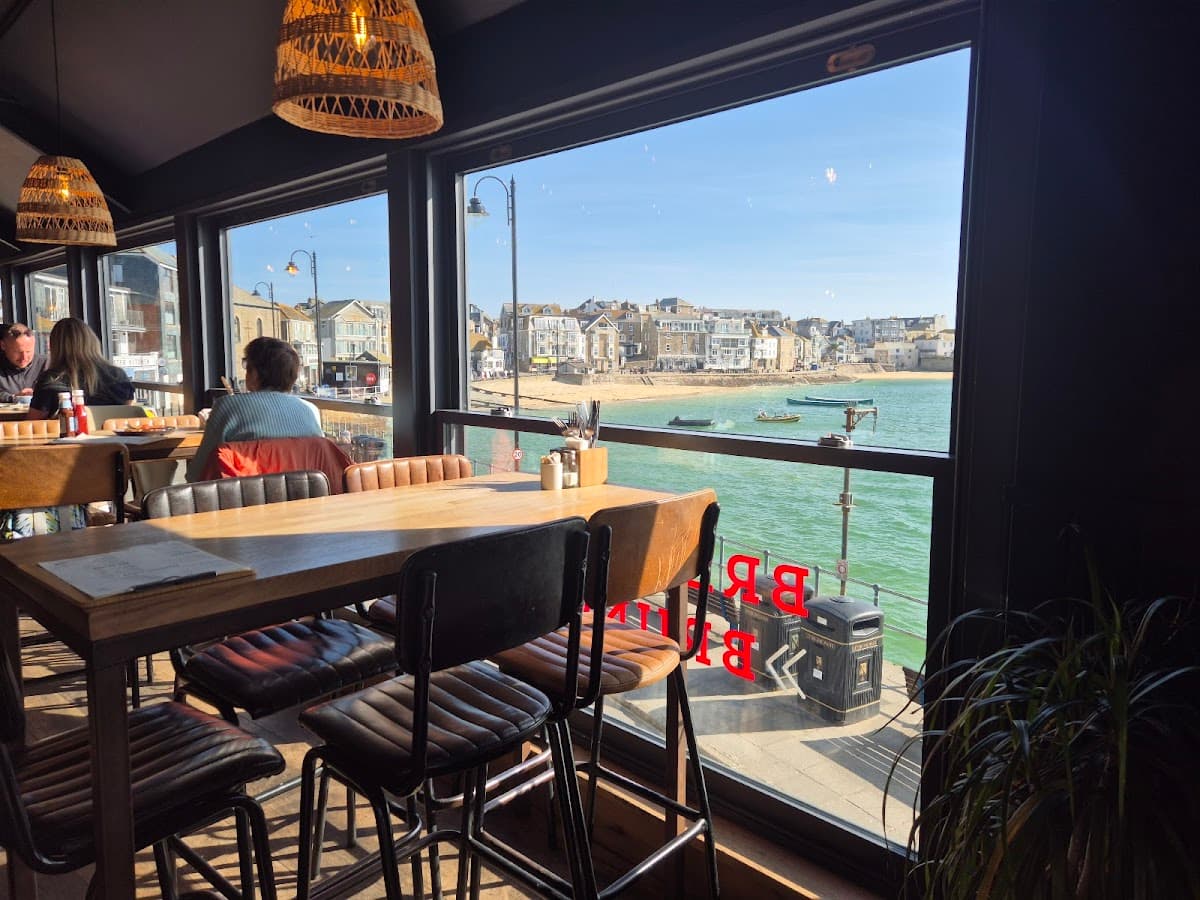 The Balcony Bar & Kitchen