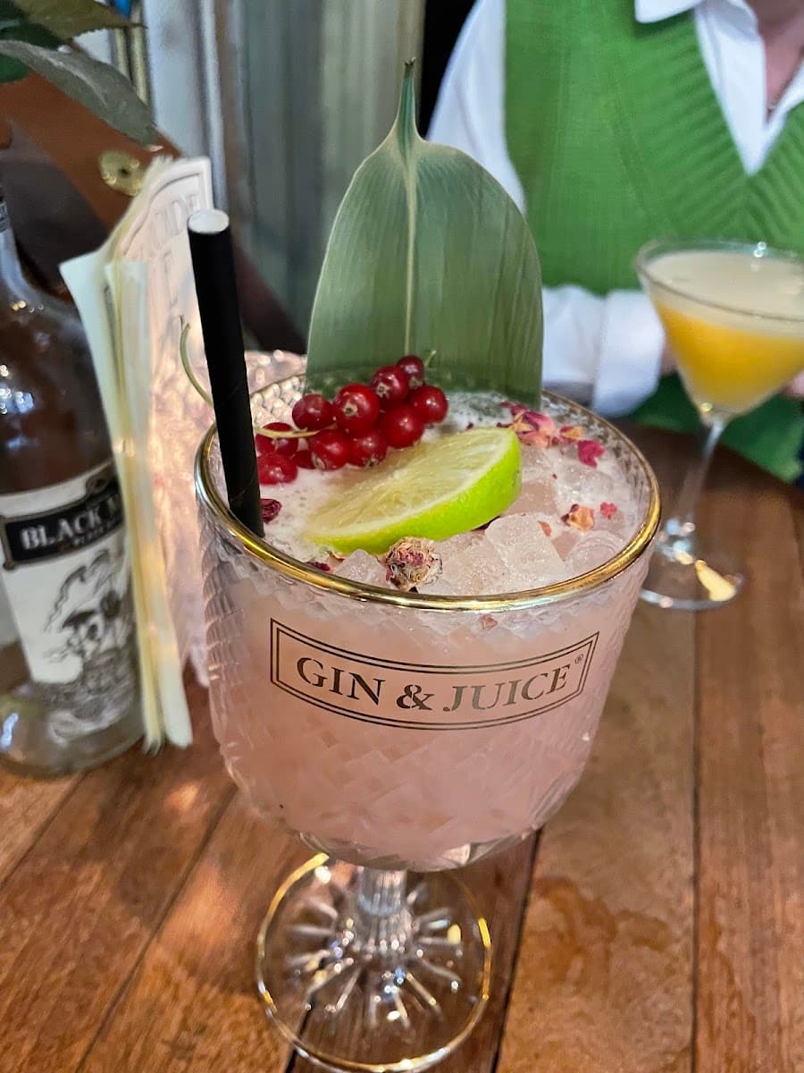 Rum & Fizz
