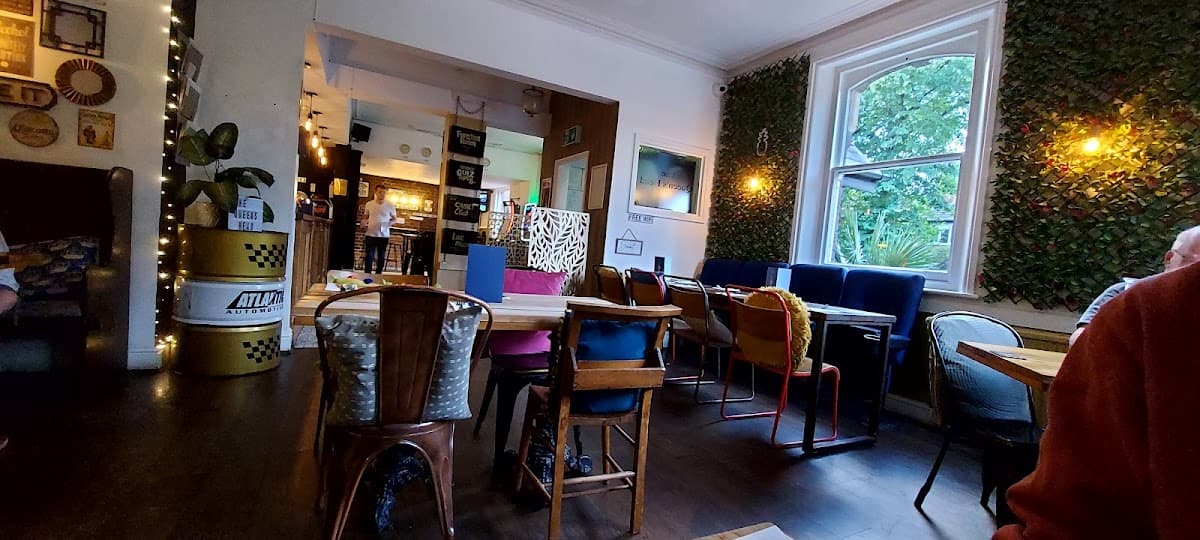 The Queens Head Inn