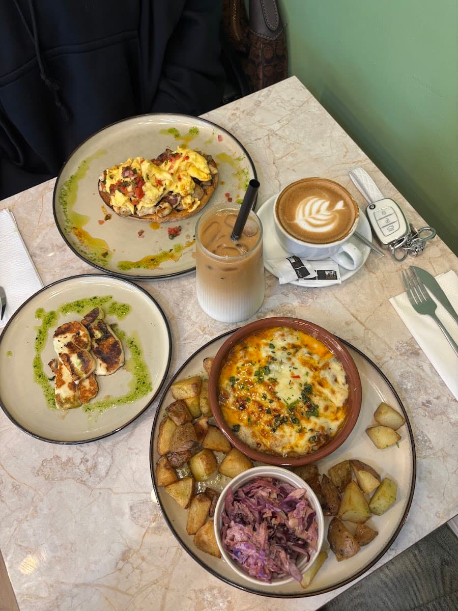 CAFE AFREEN