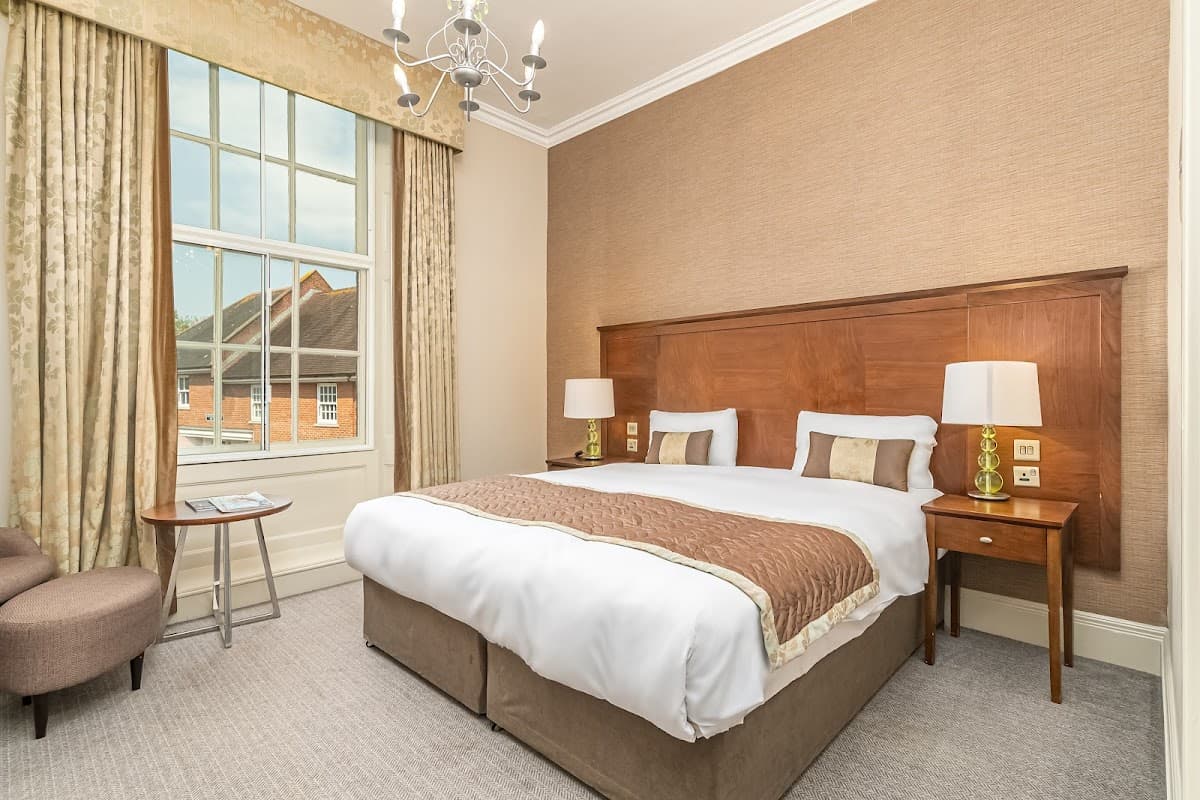 Mercure Salisbury White Hart Hotel & Apartments