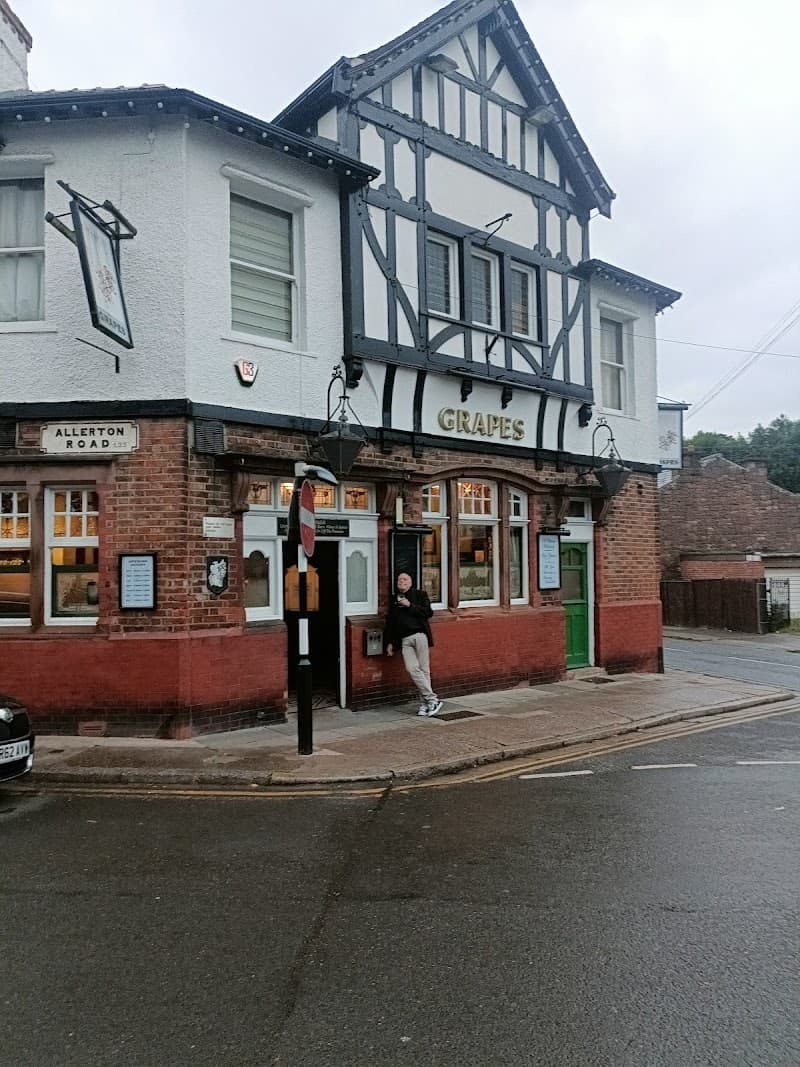 The Grapes Inn