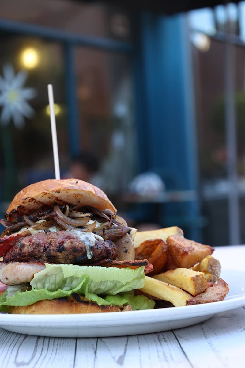 James' Bistro