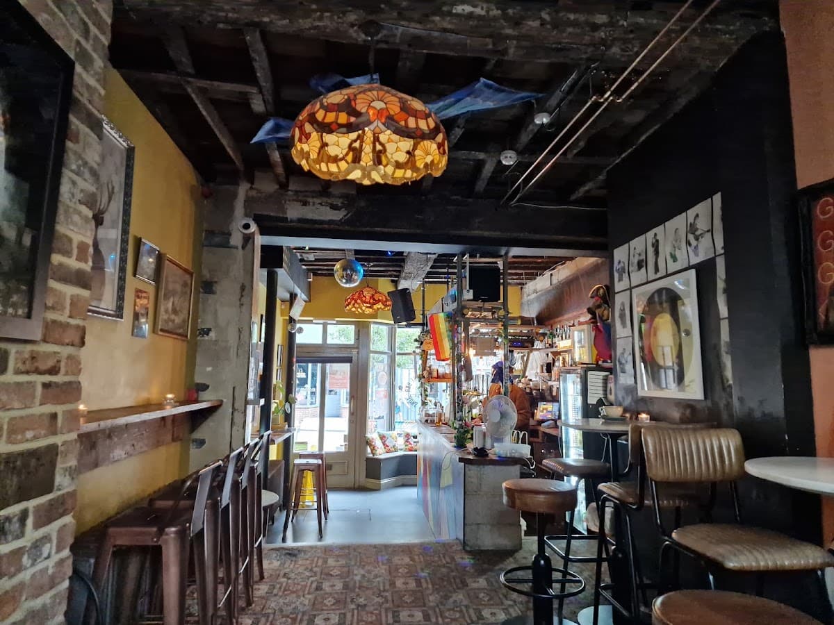 Doghouse Bar & Bagel Shop