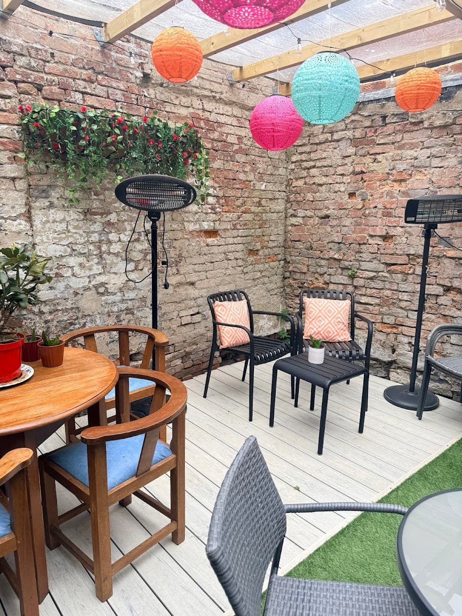 Thai Courtyard Cafe & Massage