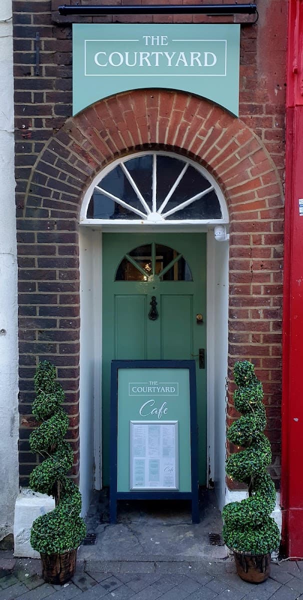 Thai Courtyard Cafe & Massage