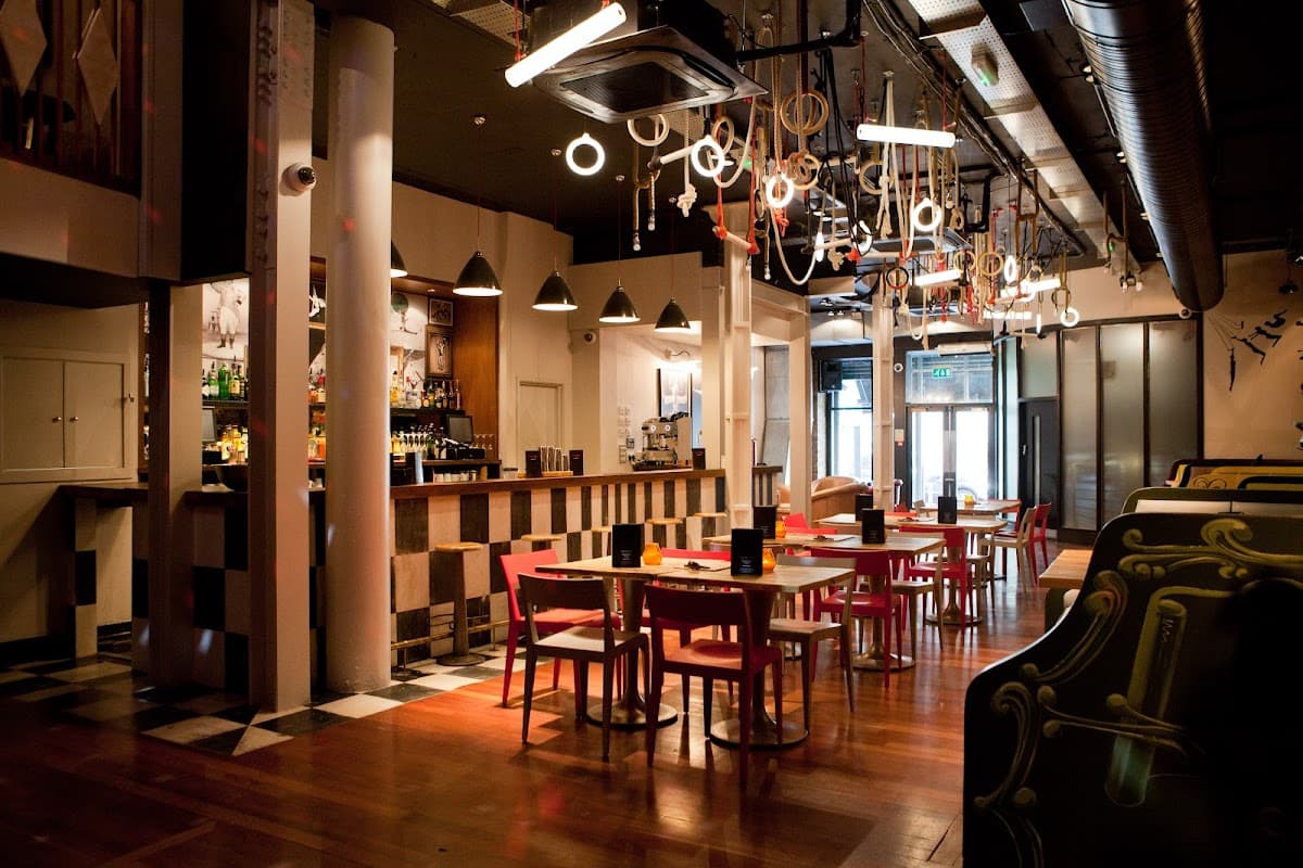 Trapeze Bar | Old Street