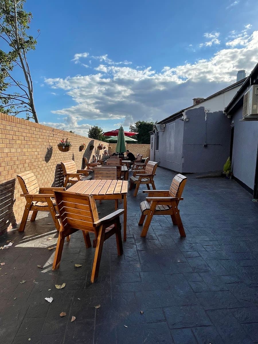 The White Swan - Bar & Grill