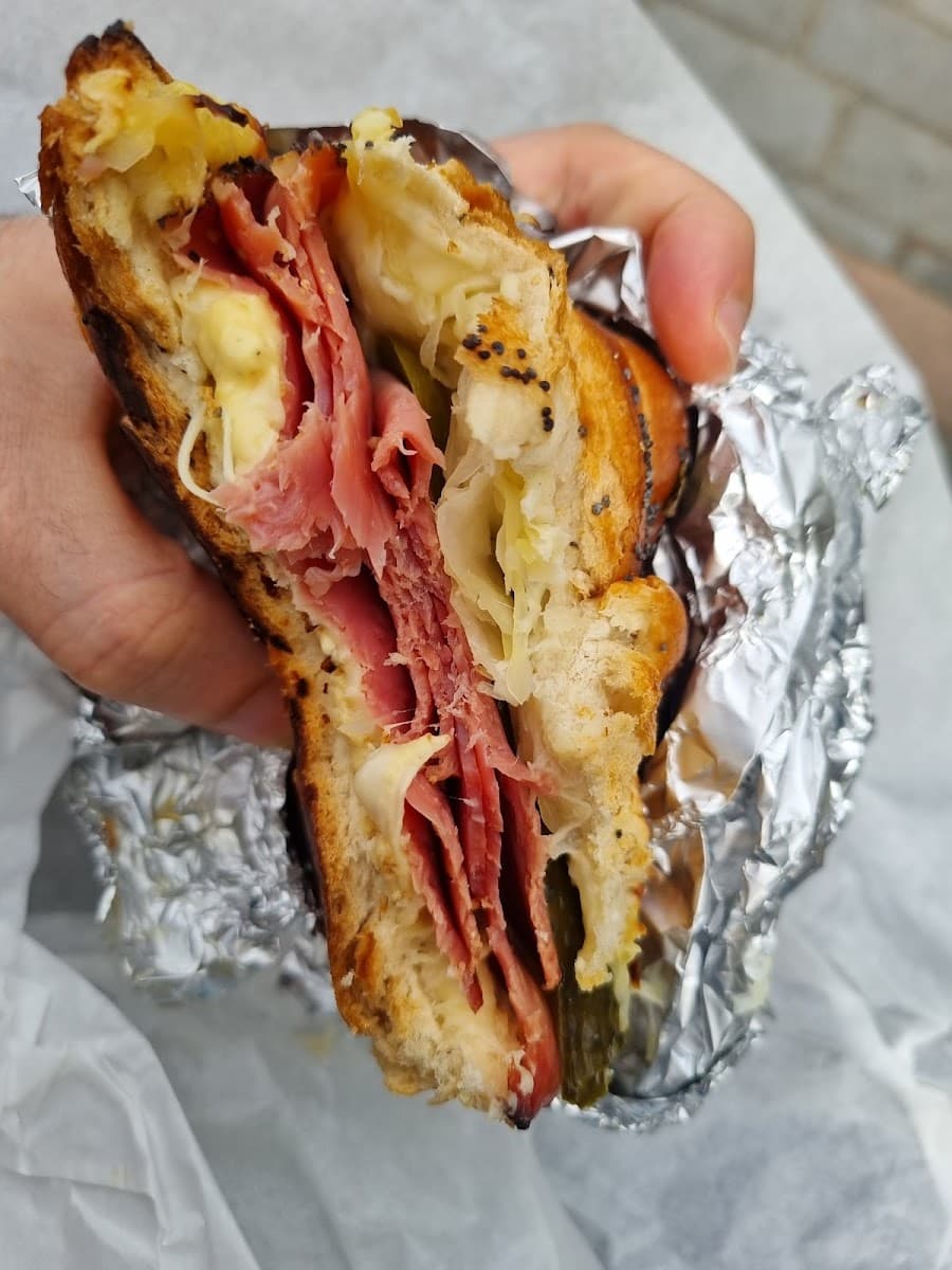 DEREK’S Coffee & Sandwiches