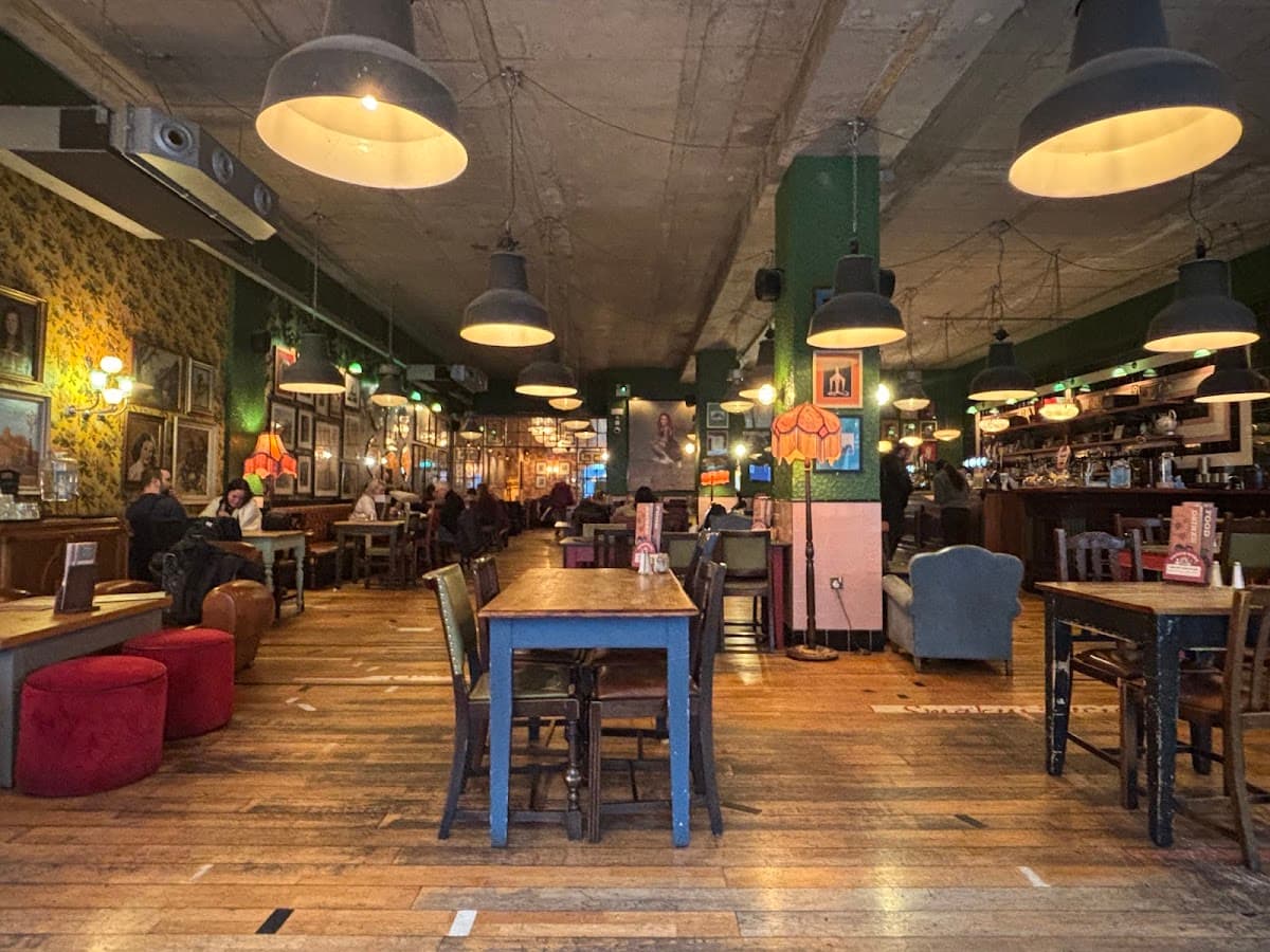 Gallico Lounge